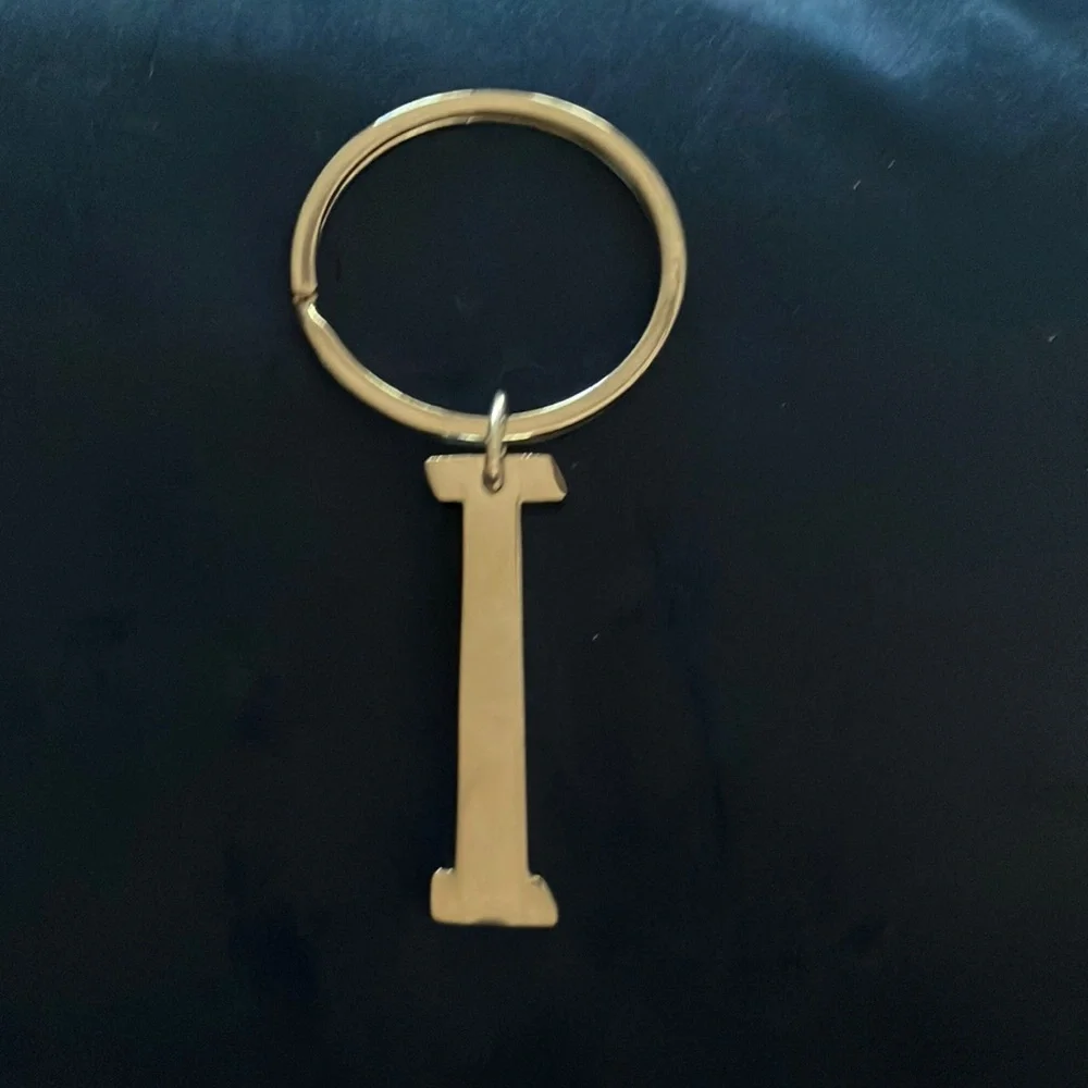 Silver Letter‎ I Heavy-duty Keychain